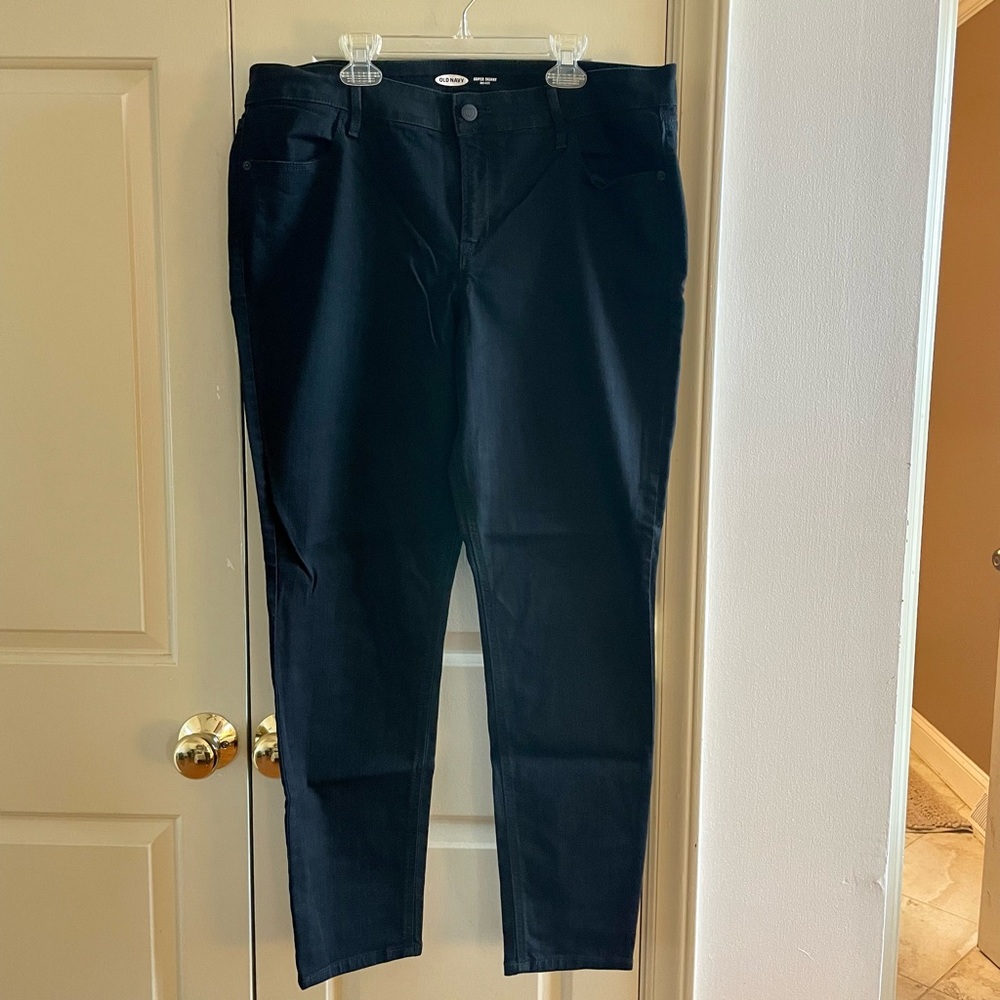 Black Old Navy super skinny jeans